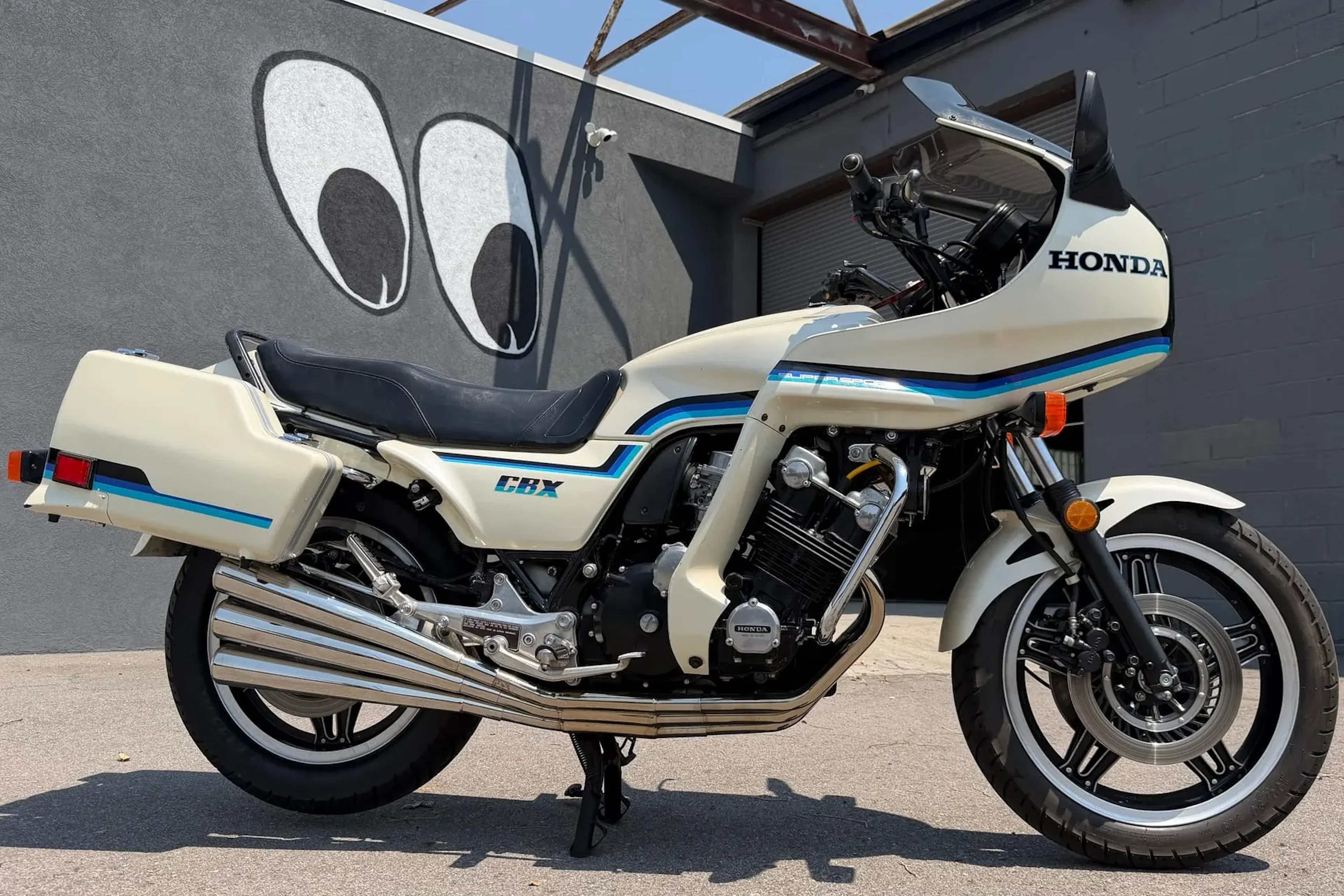 CBX2型用です。 1982 Honda CBX Super Sport VIN JH2SC060XCC402223 | Hagerty
